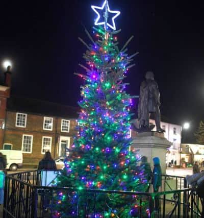 Spilsby Christmas Market and lights switch-on. Christmas lights switch-on. ANL-171127-134100001