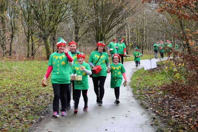 Runners taking part in Lindsey Lodge Hospices Elf Yourself Run EMN-181217-171921001