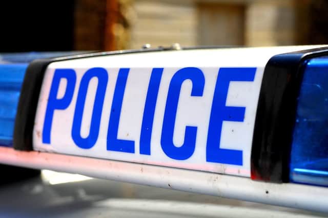 Police SUS-180412-094340003