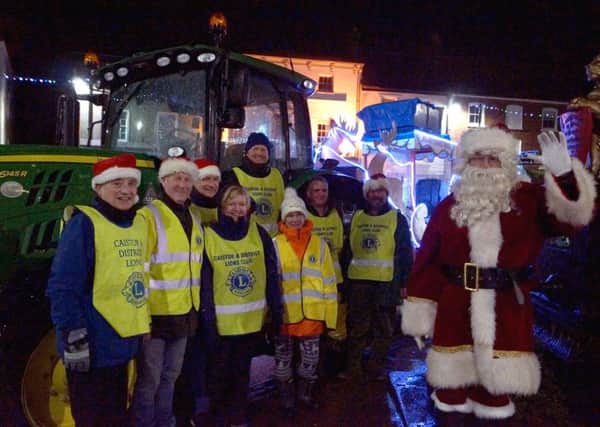 Caistor Lions have been helping Santa make some pre-Christmas visits EMN-181220-153336001