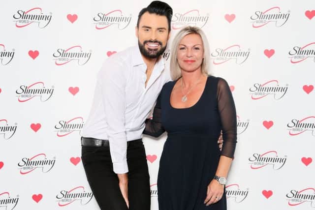 Michelle Edmunds with Rylan Clark-Neal EMN-181228-080422001