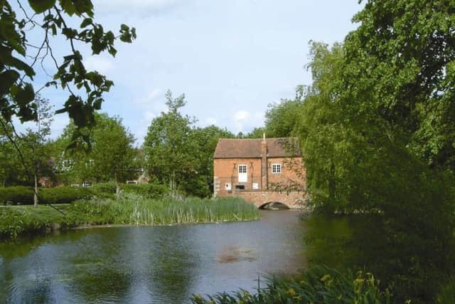 Cogglesford Mill. EMN-181221-153002001