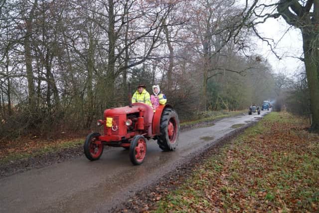 Middle Rasen Tractor Road Run EMN-181222-085643001