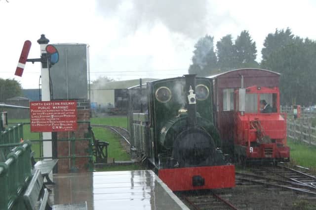 All aboard.... Jurassic arring at  Skegness Water Leisure Park station ANL-181227-141725001