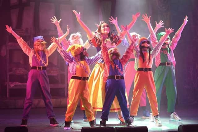 Snow White at Lincoln New Theatre Royal EMN-181228-095740001