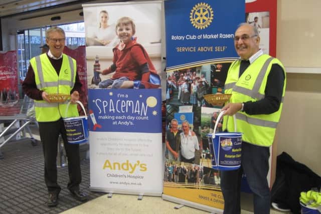 David Herring and Nigel Douglas, collecting for Andy's Children's Hospice at Tesco.in Market Rasen EMN-181231-065755001