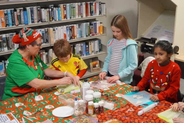 Christmas craft fun at Market Rasen Library EMN-190801-091211001