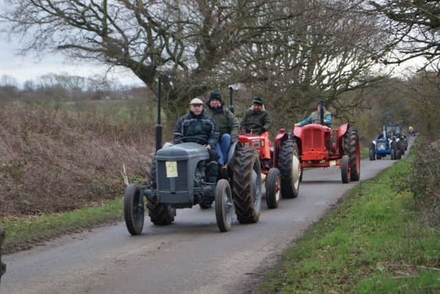 Middle Rasen Tractor Road Run EMN-190114-101051001