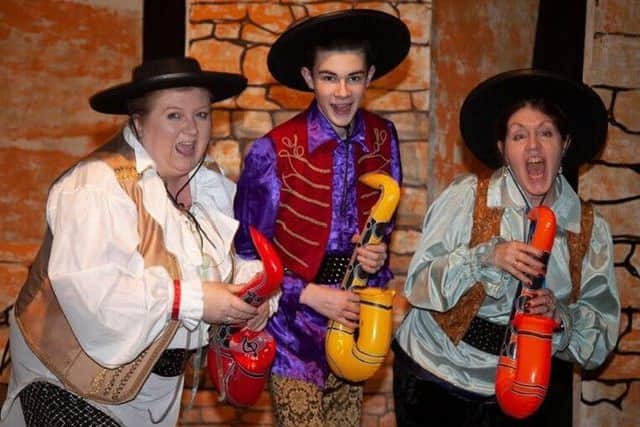 Zorro! the pantomime at Horncastle's Lion Theatre EMN-190121-132826001