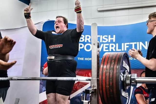 Graham Mellor celebrates making his lift. 9YpqD-bKdJBgq4ZzFrGk