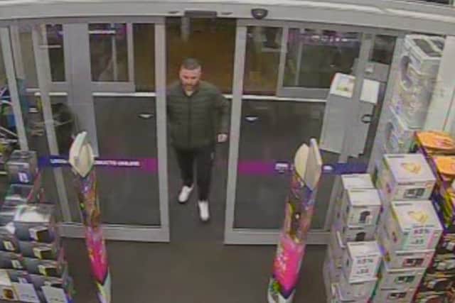 A man used fake £20 notes at the Currys store on Heath Road, Skegness. ANL-190802-184613001