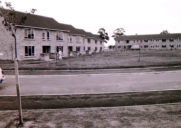 A view of the newly built Eslaforde Gardens council houses off Boston Road in Sleaford in 1965. EMN-141109-113951001