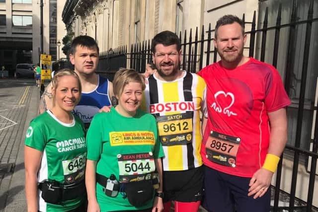 Runners at the London Landmarks. b7_Bp3rCko1ux9gvaZ9h