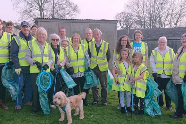Volunteers at the community clear up day in Horncastle. EMN-190104-154306001