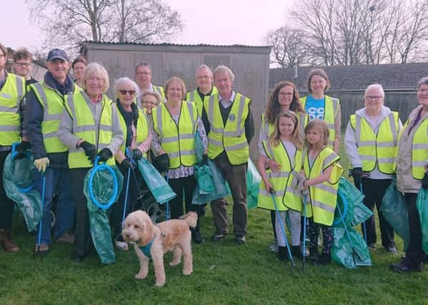 Volunteers at the community clear up day in Horncastle. EMN-190104-154306001