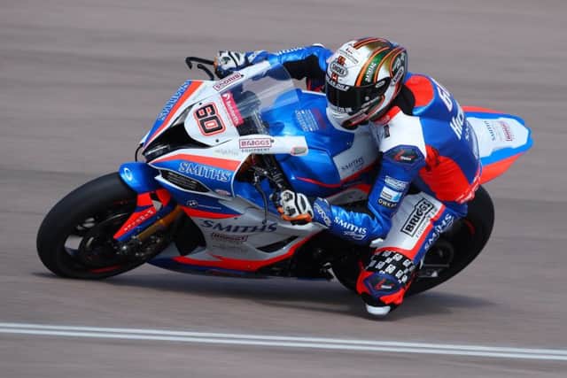 Hickman finally tries his new machine out for size EMN-190415-173206002