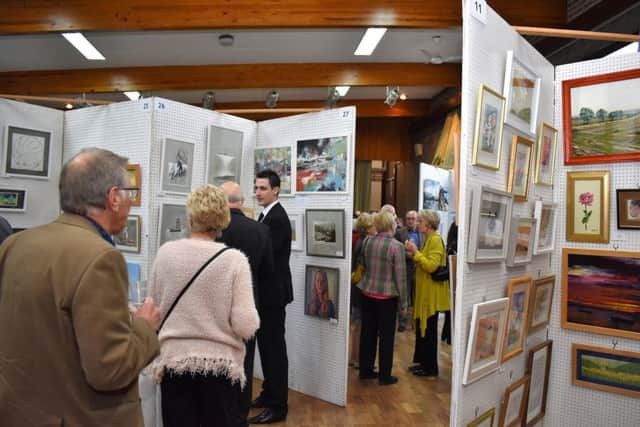 The Art Exhibition and Sale in aid of Lindsey Lodge Hopsice EMN-190425-105801001