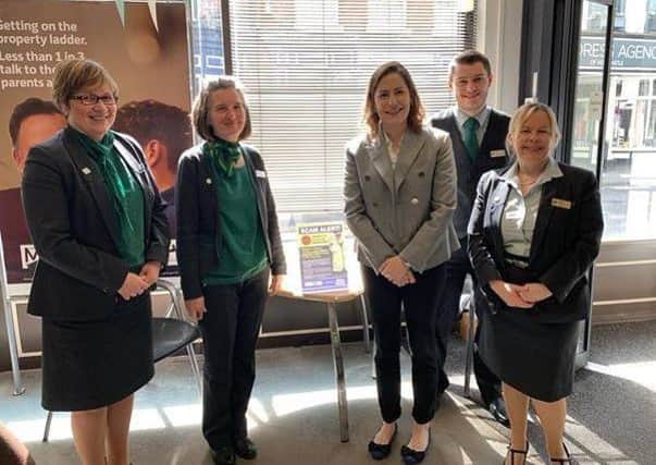 Victoria Atkins MP meets staff at the Lloyds Horncastle branch EMN-190515-103146001