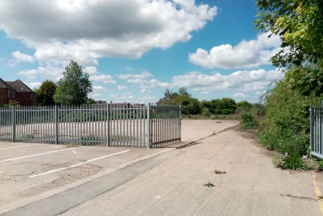 The land beyond the Grantham Road car park in Sleaford proposed to become council housing. EMN-190406-164728001