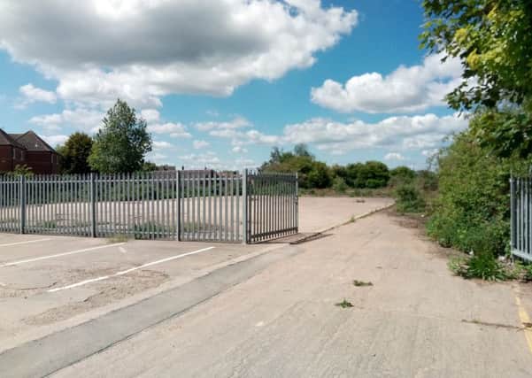 The land beyond the Grantham Road car park in Sleaford proposed to become council housing. EMN-190406-164728001