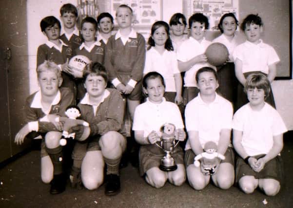 Walcott School football and skittle teams in 1994. EMN-190625-152630001