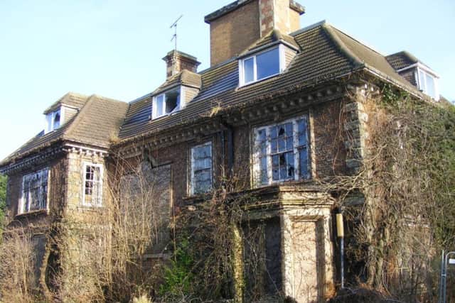 The derelict Heckington Manor, former Ferdowse Clinic. EMN-190407-094537001