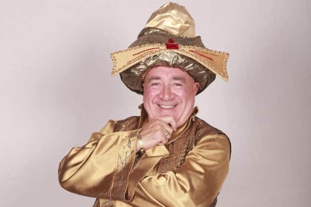 Brendan Sheerin to star as the Emperor Confucius Pong EMN-190407-204029001