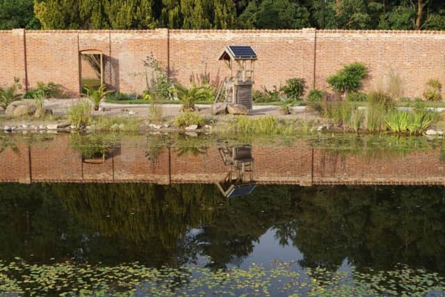 Walled Garden Baumber EMN-190907-084151001
