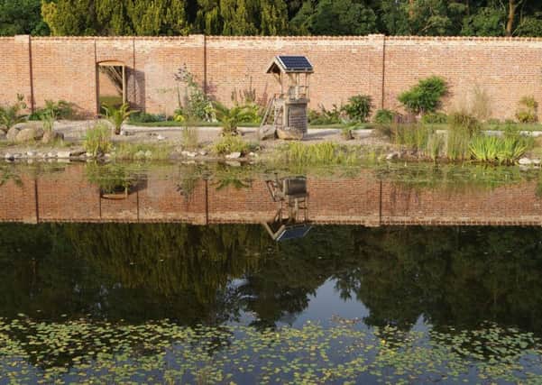 Walled Garden Baumber EMN-190907-084151001