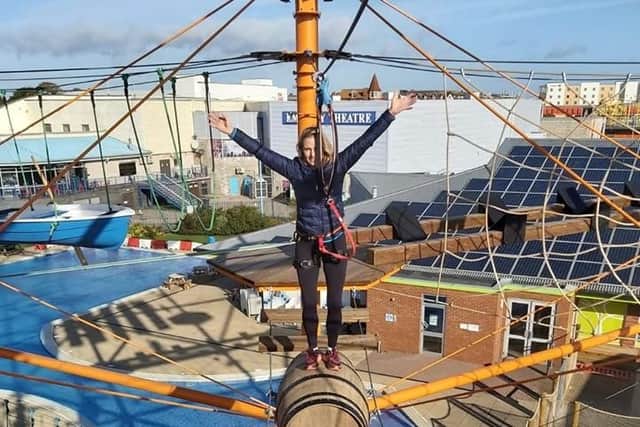Hannah Mackay on Altitude 44