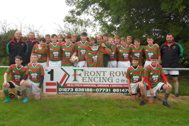 Market Rasen RFC Under 15s with Charlie Wright of new kit sponsors Front Row Fencing EMN-191021-144606002