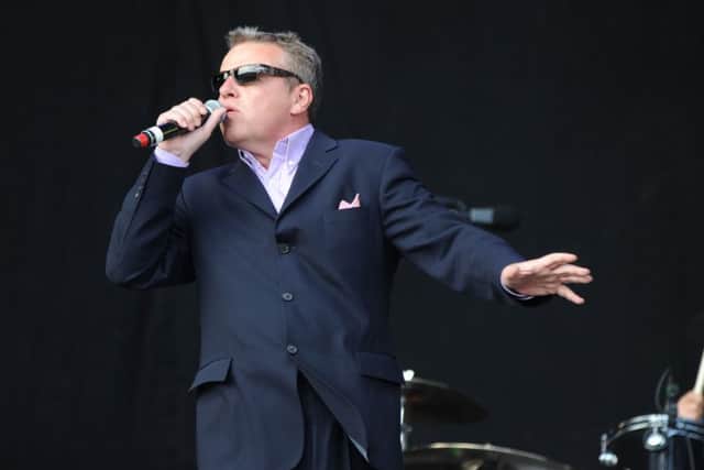 Suggs of Madness on stage. EMN-160401-154736001