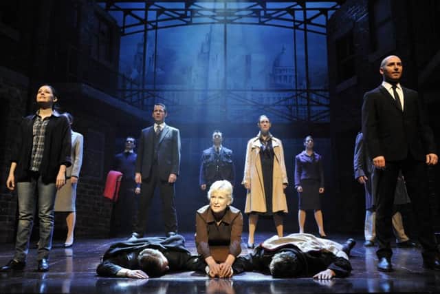 Blood Brothers EMN-160118-103000001