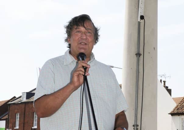 Stephen Fry  launching the 800th anniversary celebrations at the Buttercross ANL-150707-151838009