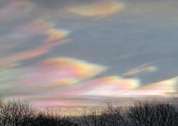 Nacreous clouds over Binbrook by Kate Collins EMN-160202-130513001