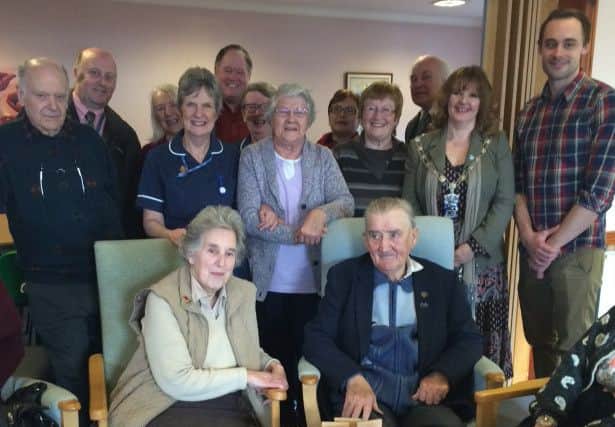A new Dementia Support Group has started in Alford. Pictured are volunteers and guests at the first meeting. ANL-160302-162542001