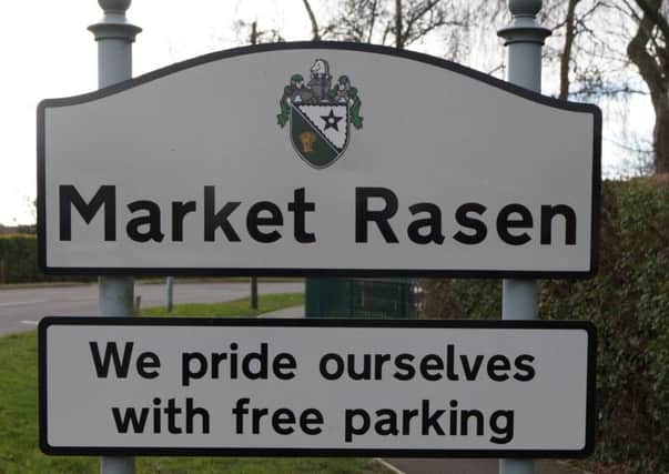Market Rasen sign EMN-160902-100940001