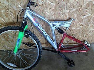 One of the stolen bikes EMN-161102-081020001