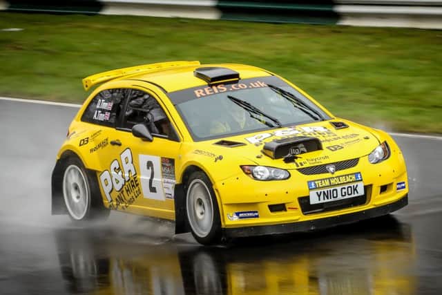 Dave and Alice Tinn on their way to victory at Cadwell last year EMN-161003-155113002