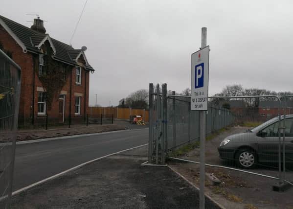 The entrance to the new car park off Grantham Road, Sleaford. EMN-160315-134142001