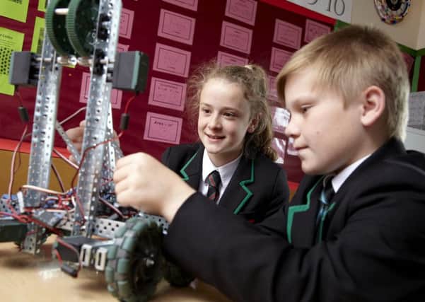 New engineering course at Caistor Yarborough Academy EMN-160319-114717001