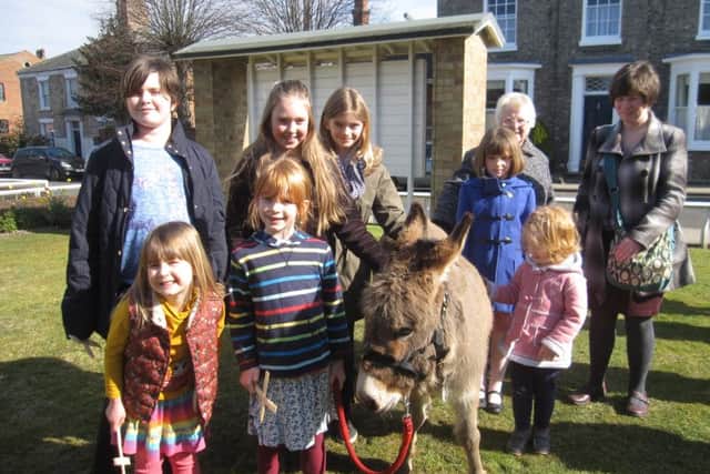 Palm Sunday service in Horncastle EMN-160328-074138001
