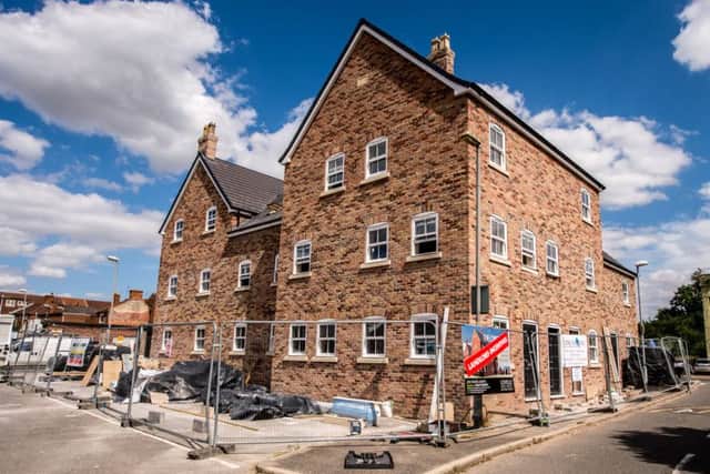New houses in Market RAsen EMN-160321-172417001