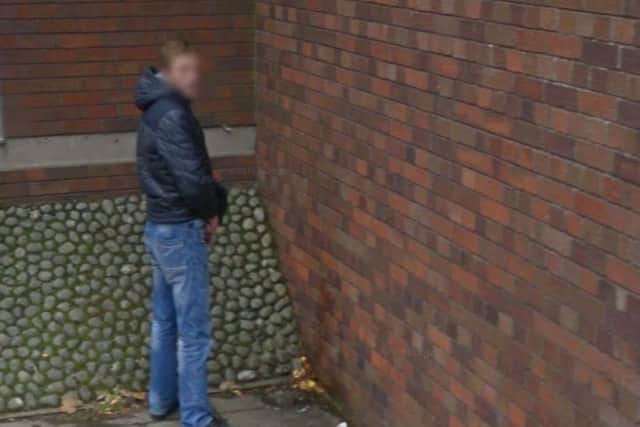 The images approaching the man along Fountain Lane were taken in November 2015 according to the site.