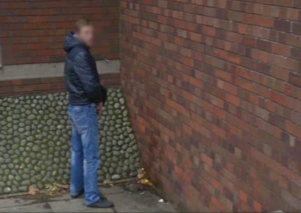 The images approaching the man along Fountain Lane were taken in November 2015 according to the site.