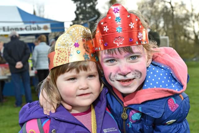 Isobel Gosling age 5 and Lucy Gosling age 2 EMN-160425-110932001