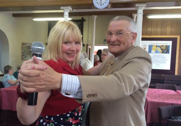 Singer Penny Lane with Les Osborne at the Singing Cafe in Burgh le Marsh ANL-160905-113847001