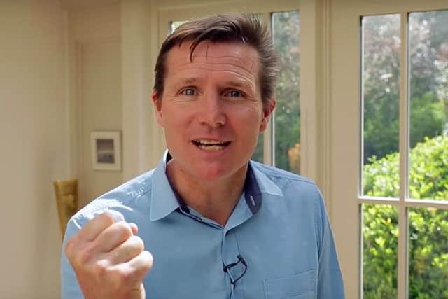 Roger Black - helping inspire Barnes Wallis students. EMN-160405-133201001