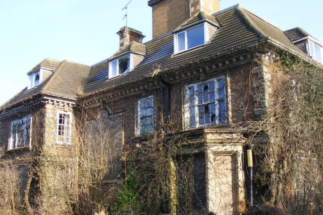 The derelict Heckington Manor, former Ferdowse Clinic.
