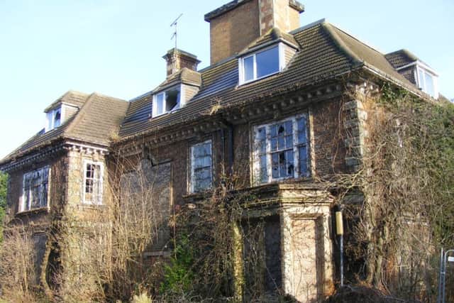 The derelict Heckington Manor, former Ferdowse Clinic. EMN-160524-172418001